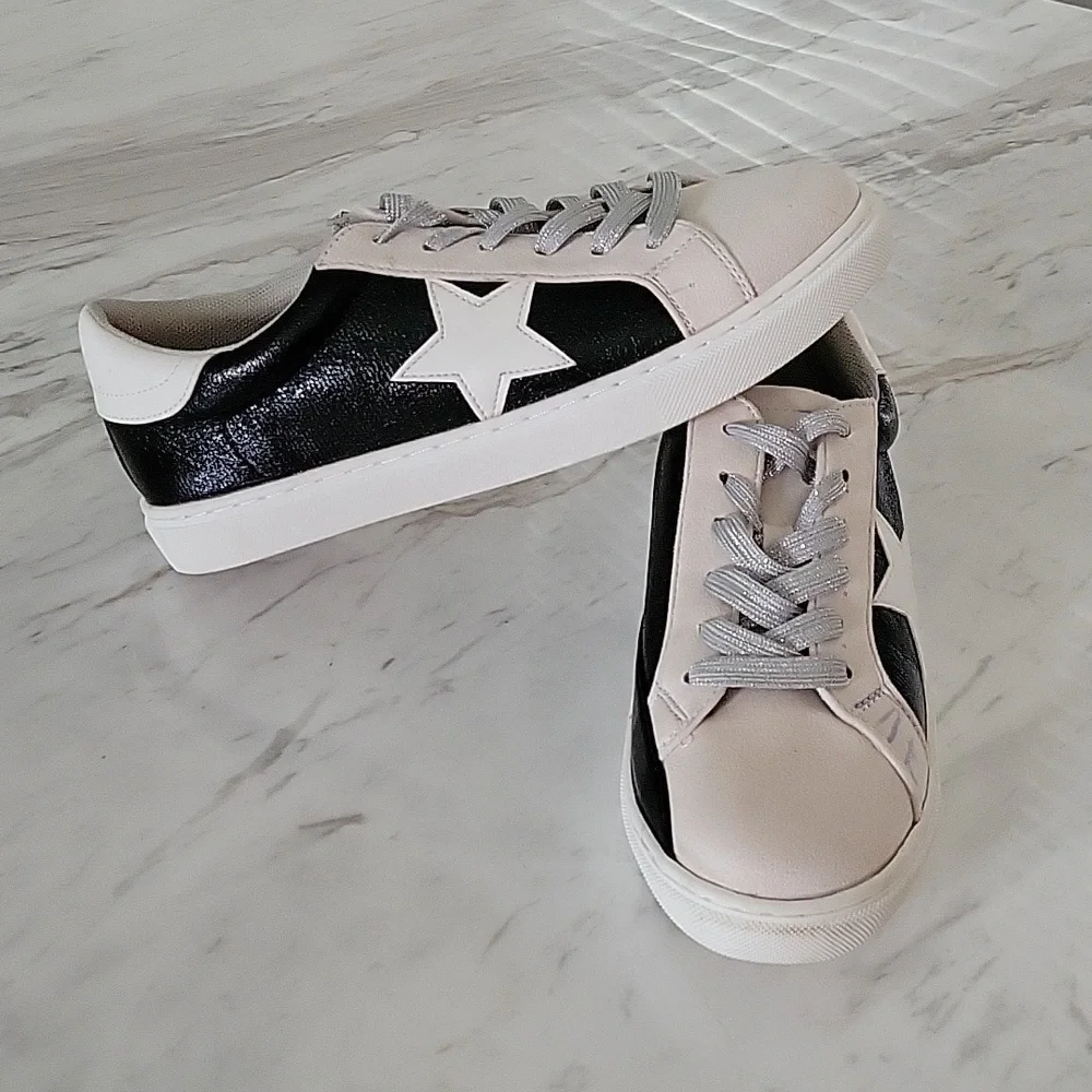 PARTY Star Detail Low Top Sneakers | Black & White | Size 8 | New - Picture 10 of 16